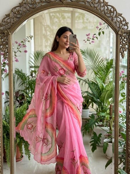 Svara guldasta surat me saree market